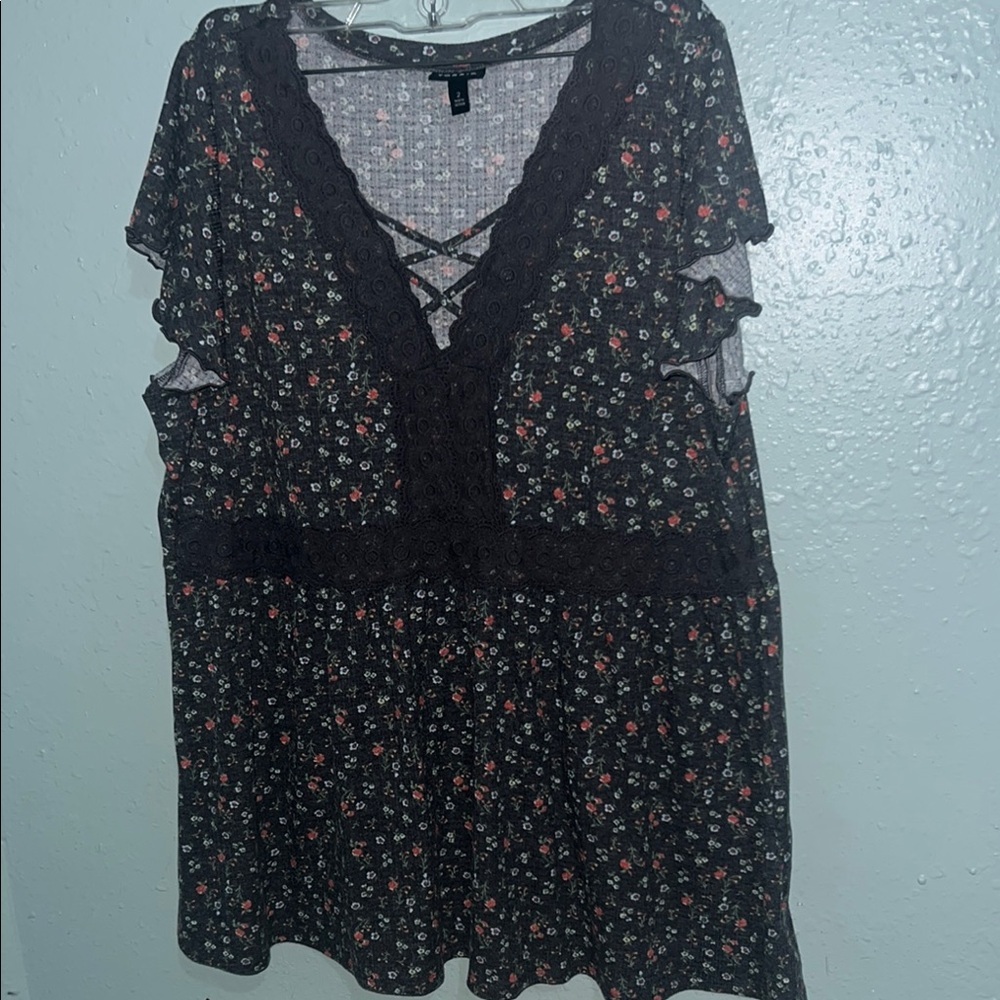Torrid Black And White Flutter Sleeve Blouse With Ruffled Tie Front
